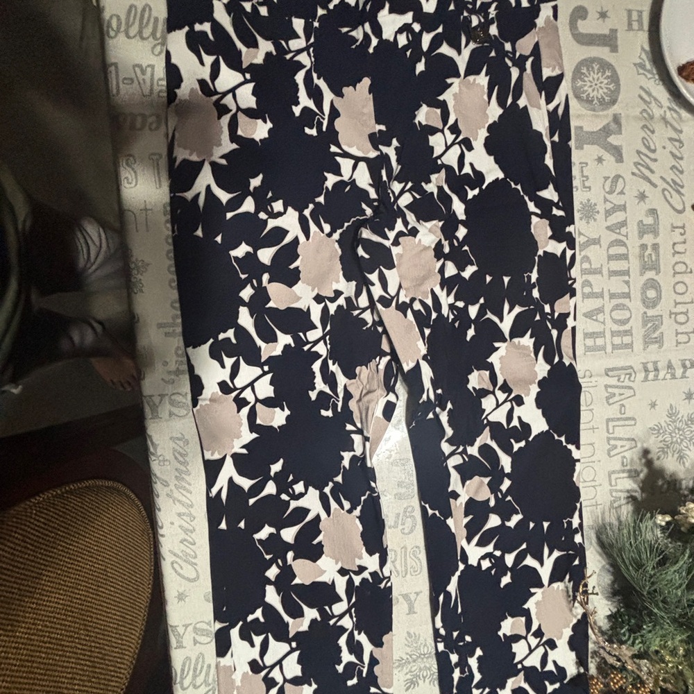 Rafaella Black and Cream Floral Leggings